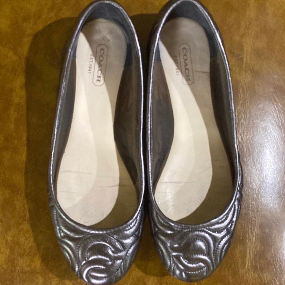 Coach brand size 6 black flats